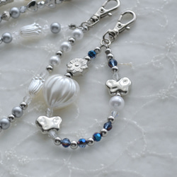 スマホストラップ『銀の花と青のクリスタル』ミニストラップ　キーホルダー　ハンドストラップ 7枚目の画像