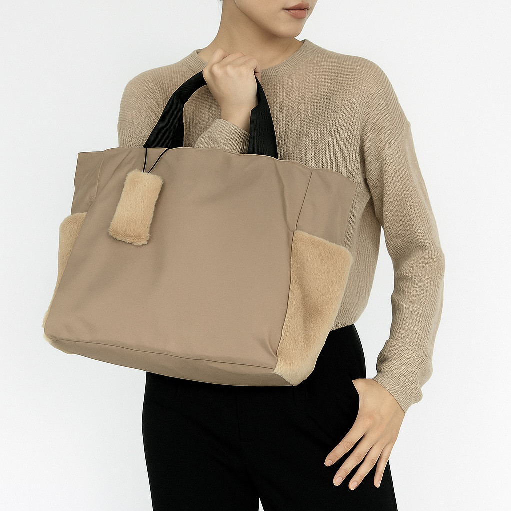 20％OFF！秋冬限定｜軽量・撥水｜2wayデザイン｜ナイロン×エコファーのトートバッグ｜Ａ４｜通勤通学｜ベージュ