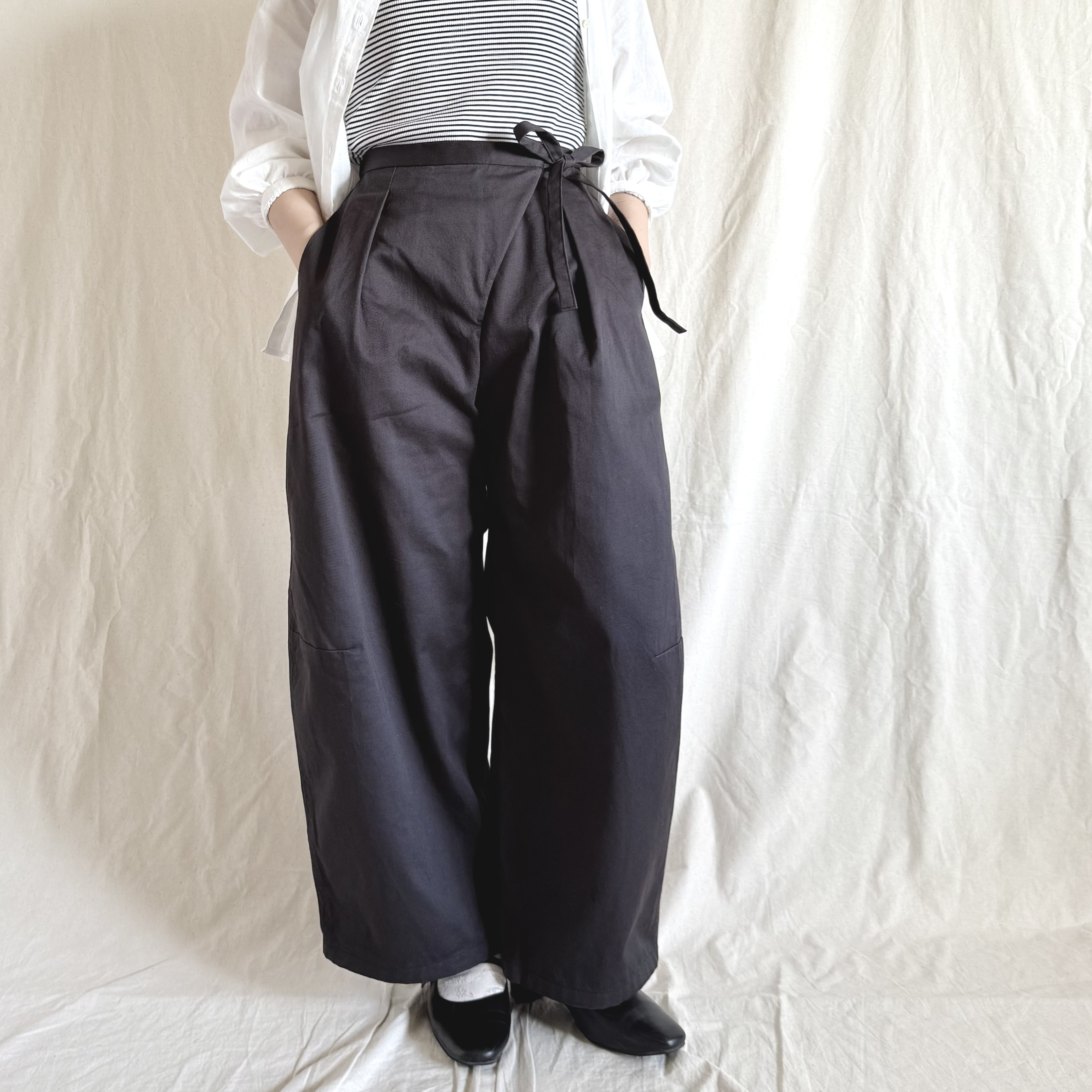【ウエストリボンのバレルパンツ】ブラック