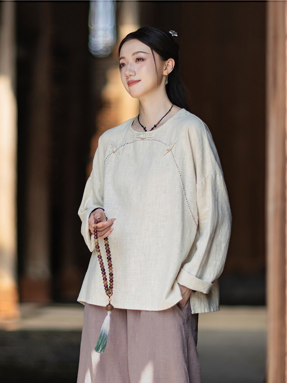ラミーTシャツ 中国結びボタン 秋の新作 オリジナルデザイン レディース 長袖 ナチュラル素材 #麻色 3枚目の画像