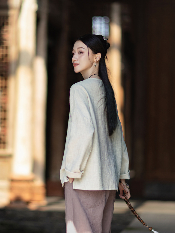 ラミーTシャツ 中国結びボタン 秋の新作 オリジナルデザイン レディース 長袖 ナチュラル素材 #麻色 6枚目の画像