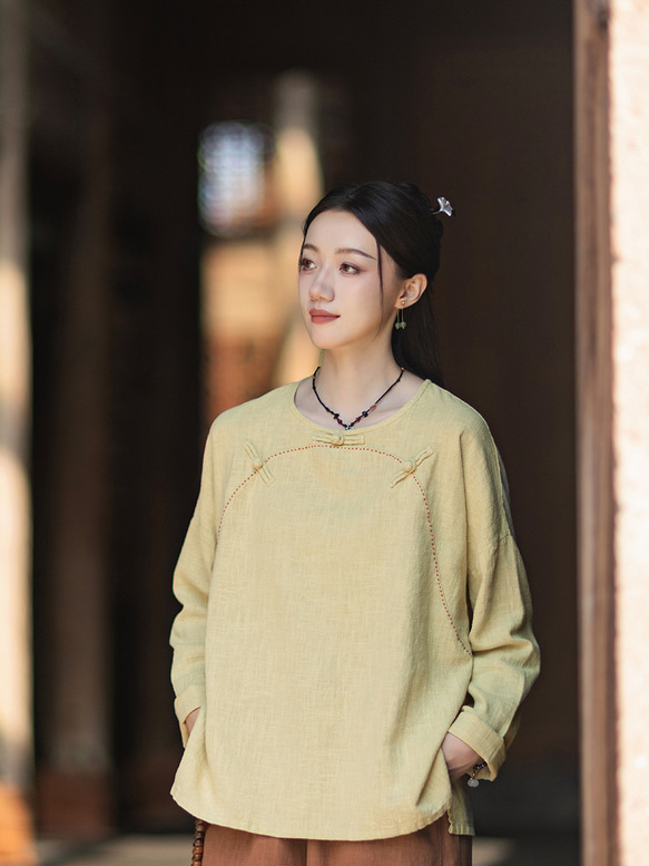 ラミーTシャツ 中国結びボタン 秋の新作 オリジナルデザイン レディース 長袖 ナチュラル素材 #黄色 3枚目の画像