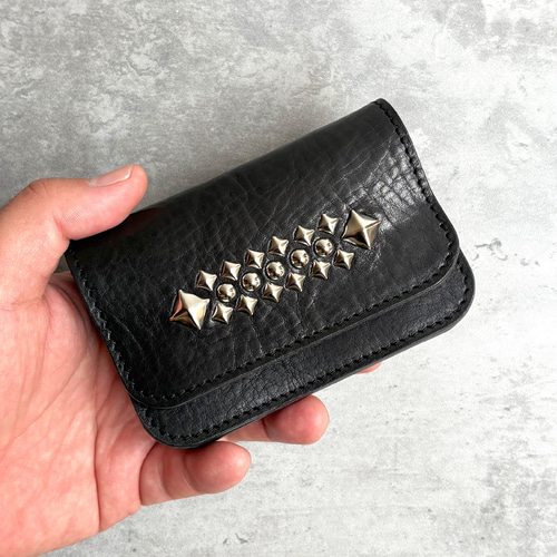 栃木レザーを使用した、スタッズトラッカーウォレット コンパクト財布