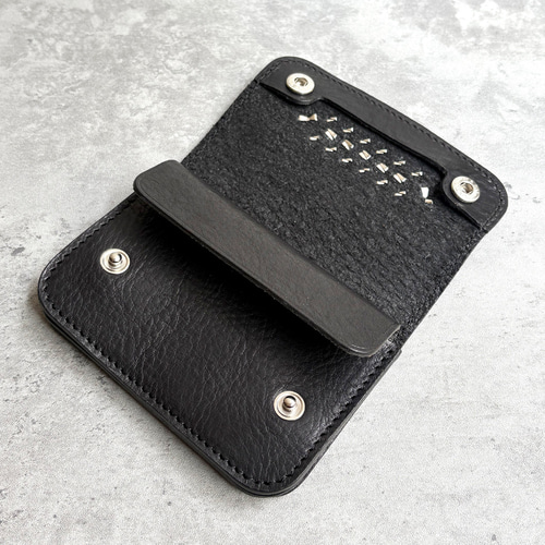 栃木レザーを使用した、スタッズトラッカーウォレット コンパクト財布