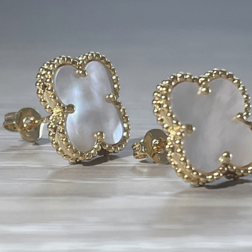 ○初回限定クーポン配布中 幸せのクローバーピアス YG/イエロー