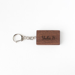 森のかけら 木製キーホルダー（ウォールナット） 黄金比デザイン 名入れ対応 キーホルダー 木製雑貨 ナチュラル雑貨 2枚目の画像