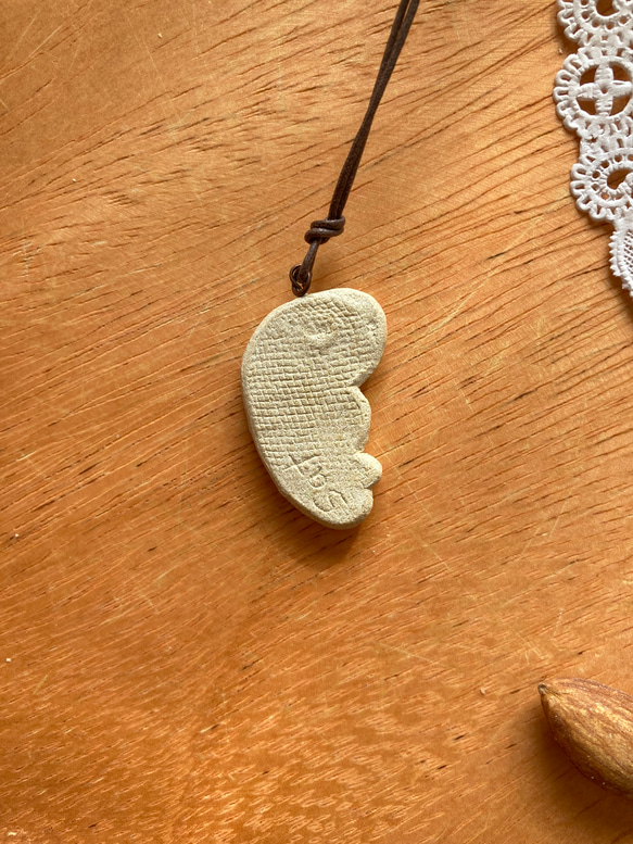 なぞ動物 オーブン陶土ペンダント(A) 3枚目の画像