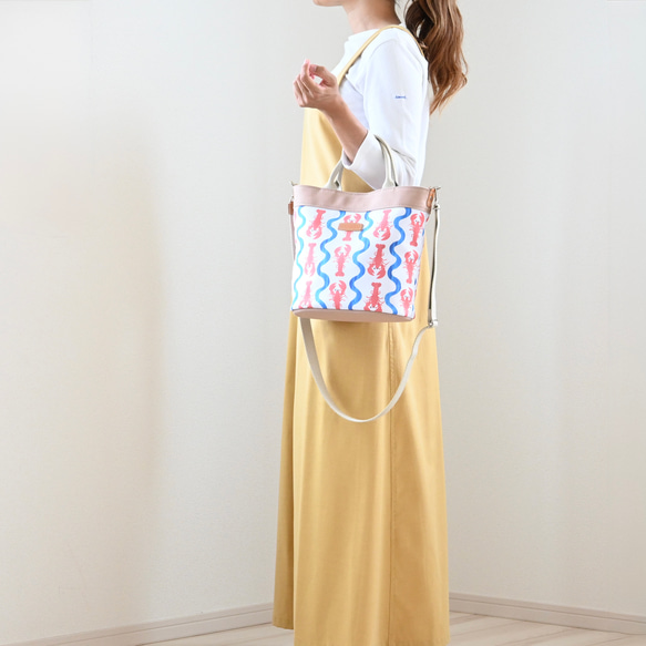 お出かけを最高に楽しく☆おちゃめなロブスターの2wayバッグ☆イタリア革で上品に 2枚目の画像