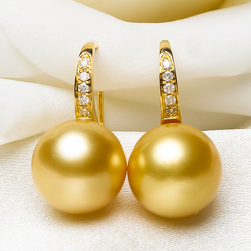 ルミナ 9～13mm 天然南洋ゴールドビーズイヤリング（18Kゴールドイヤーフック付き）完璧な丸みを帯びたエレガントなデザインで