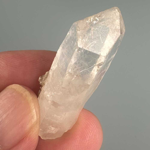 ガネーシュヒマール産 ヒマラヤ水晶 38.5ミリ 原石ポイント