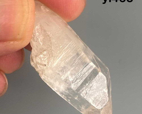 ガネーシュヒマール産 ヒマラヤ水晶 38.5ミリ 原石ポイント
