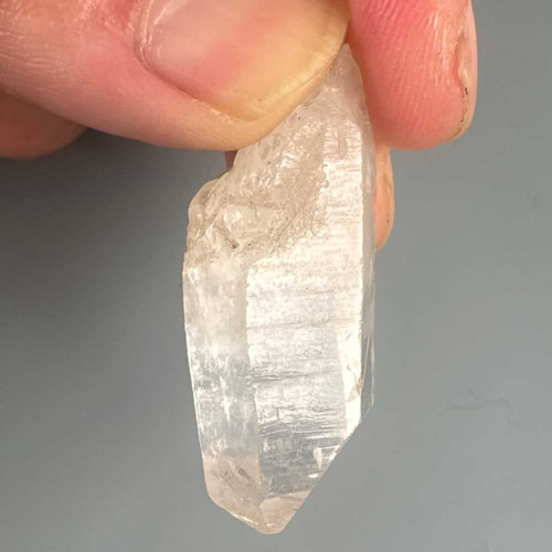 ガネーシュヒマール産 ヒマラヤ水晶 38.5ミリ 原石ポイント