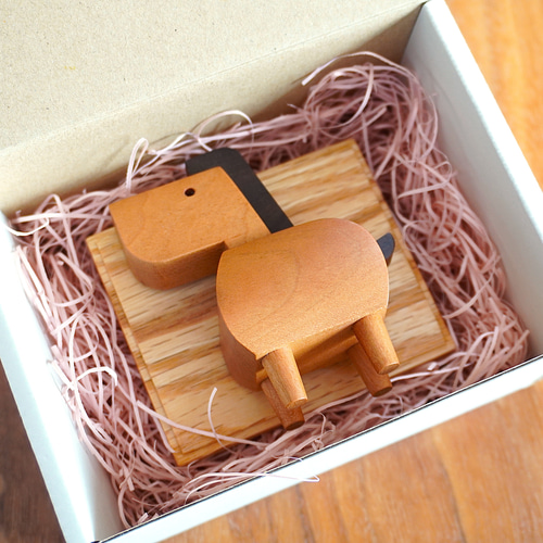 干支の置物 2026『午』（飾り台つき） その他置物 木工房 福ひで 通販