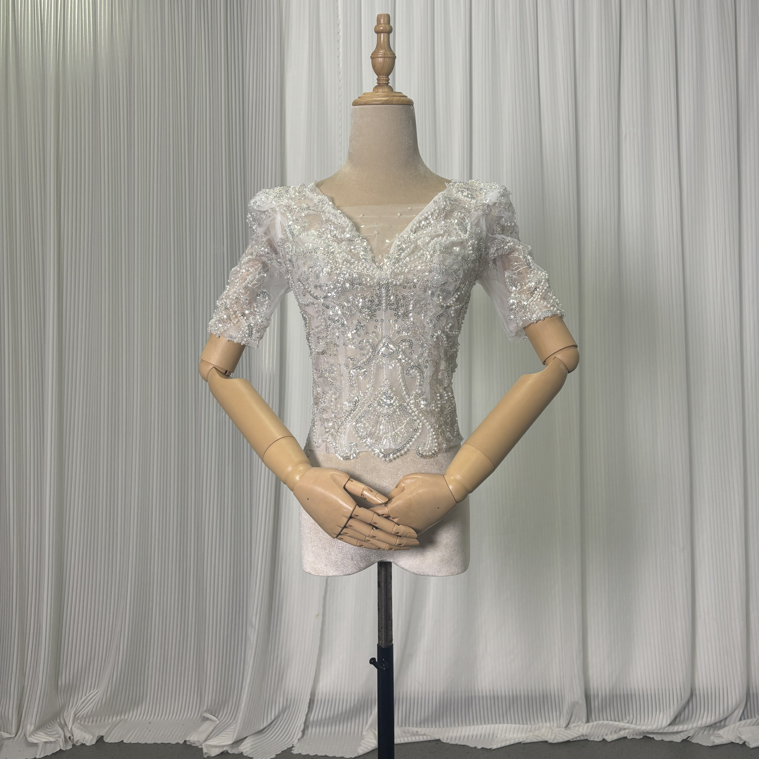 送料無料！ボレロ 半袖 3D立体レース刺繍 くるみボタン ビーズ キラキラスパンコール 結婚式/披露宴 花嫁