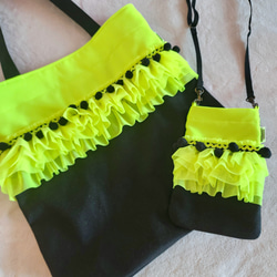 褶邊手提包霓虹黃 第6張的照片