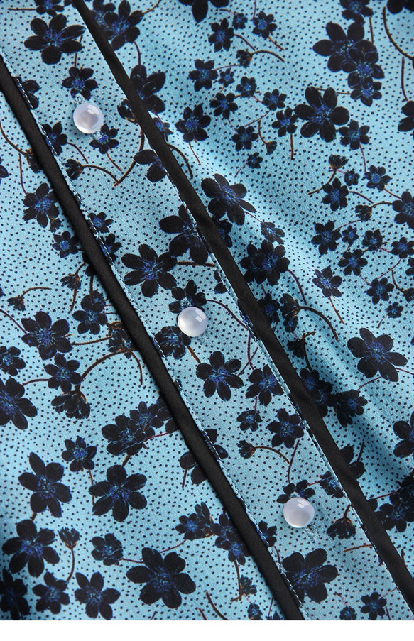 【ジョーゼットシルク100%】Vネック エレガントブルーのプリント柄　長袖ブラウス【秋春】ブルー 9枚目の画像