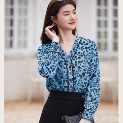 【ジョーゼットシルク100%】Vネック エレガントブルーのプリント柄　長袖ブラウス【秋春】ブルー 3枚目の画像