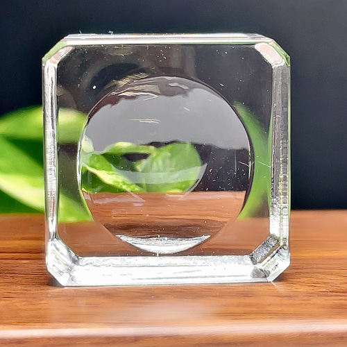 カイヤナイトシリカ　スフィア　丸玉　天然石　ガラスの台座 カイヤナイトシリカ スフィア 丸玉 天然石 ガラスの台座