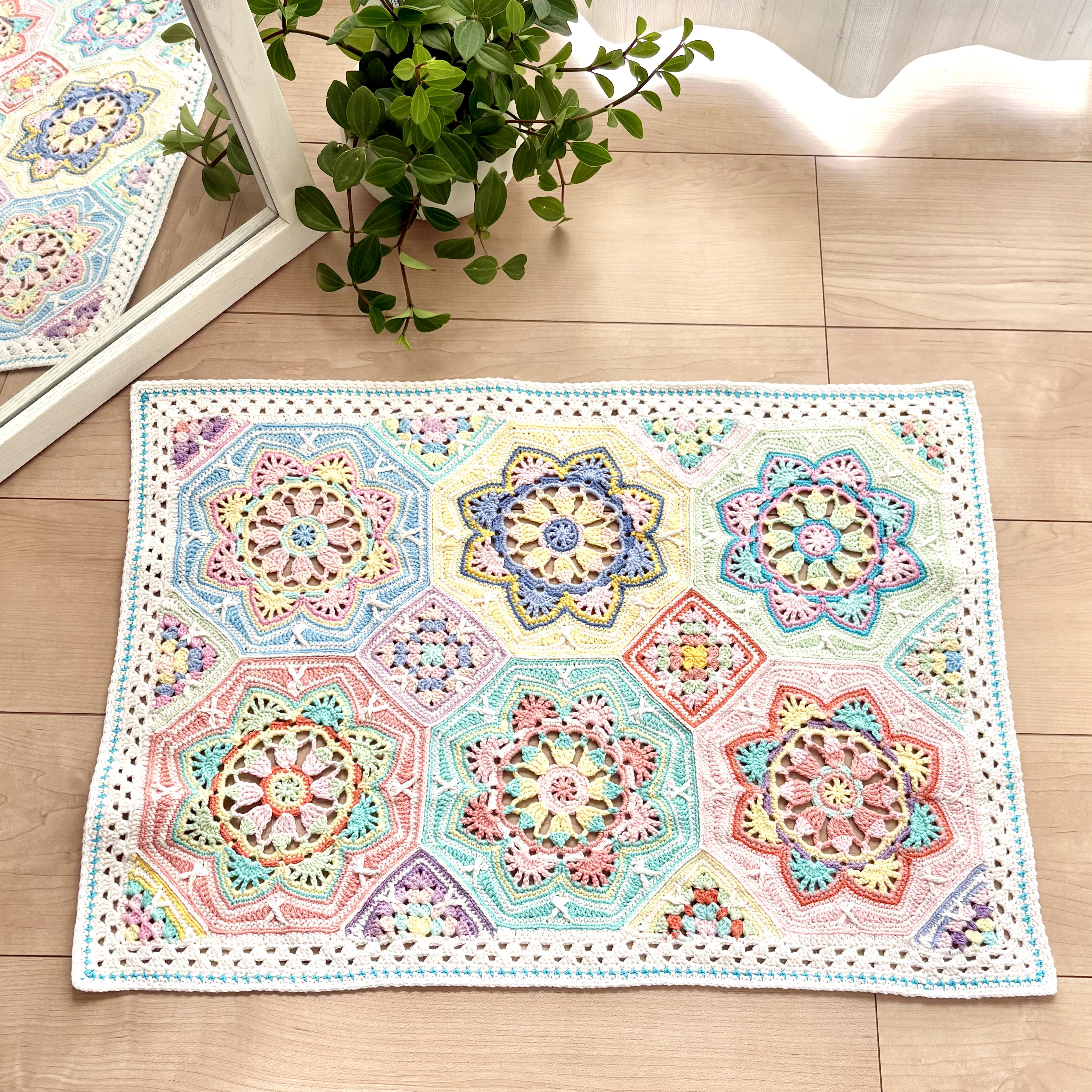 曼荼羅(マンダラ) ☆コットン手編みテーブルラグ☆マルチカバー☆