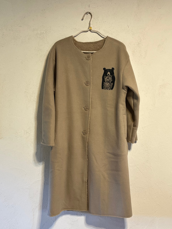 クマさん柄　レディースノーカラーボアコート 1枚目の画像