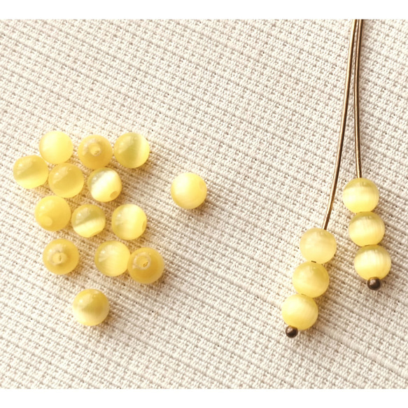 小さな黄色の実　ガラスビーズ　4mm 20個 3枚目の画像