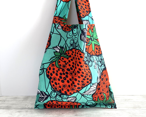 アフリカ布 いちご柄のエコバッグ サブバック カラフルバック 個性的