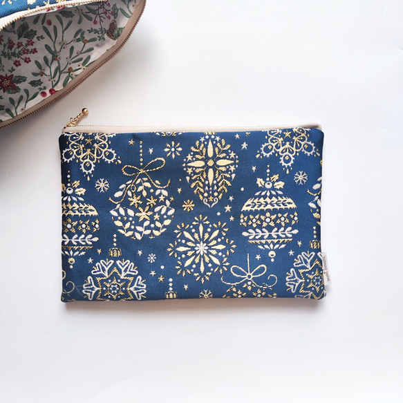 早割クリスマス2025／フランス生地・中まで可愛いノエルポーチ（大きめLLサイズ） 1枚目の画像