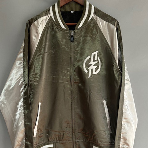 スカジャン「跳ぶ馬」オリジナルデザイン・ミシン刺繍（LLサイズ