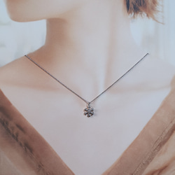 ＊キラキラ銀色に輝く雪の結晶のネックレス＊シルバー925 3枚目の画像