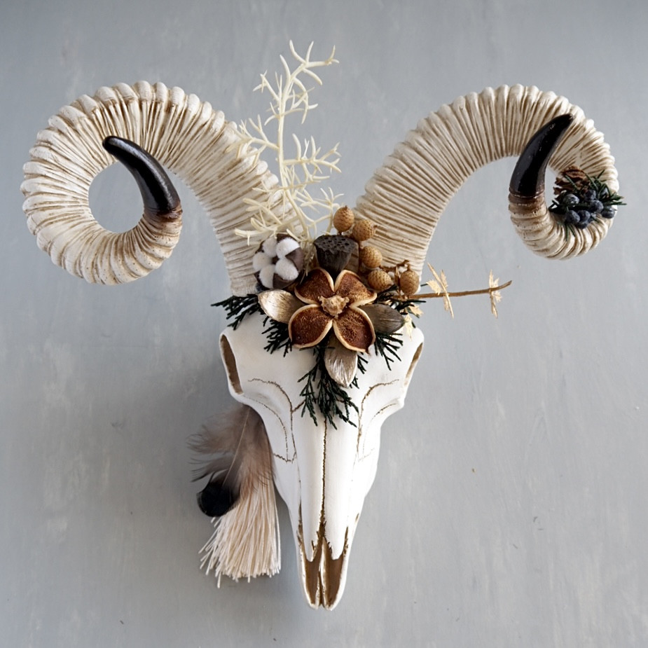 Botanical Bone 羊スカル × アーティフィシャルフラワー 壁掛けインテリア（Sheep ver.）