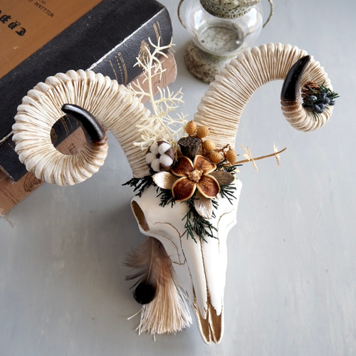 Botanical Bone 羊スカル × アーティフィシャルフラワー 壁掛け