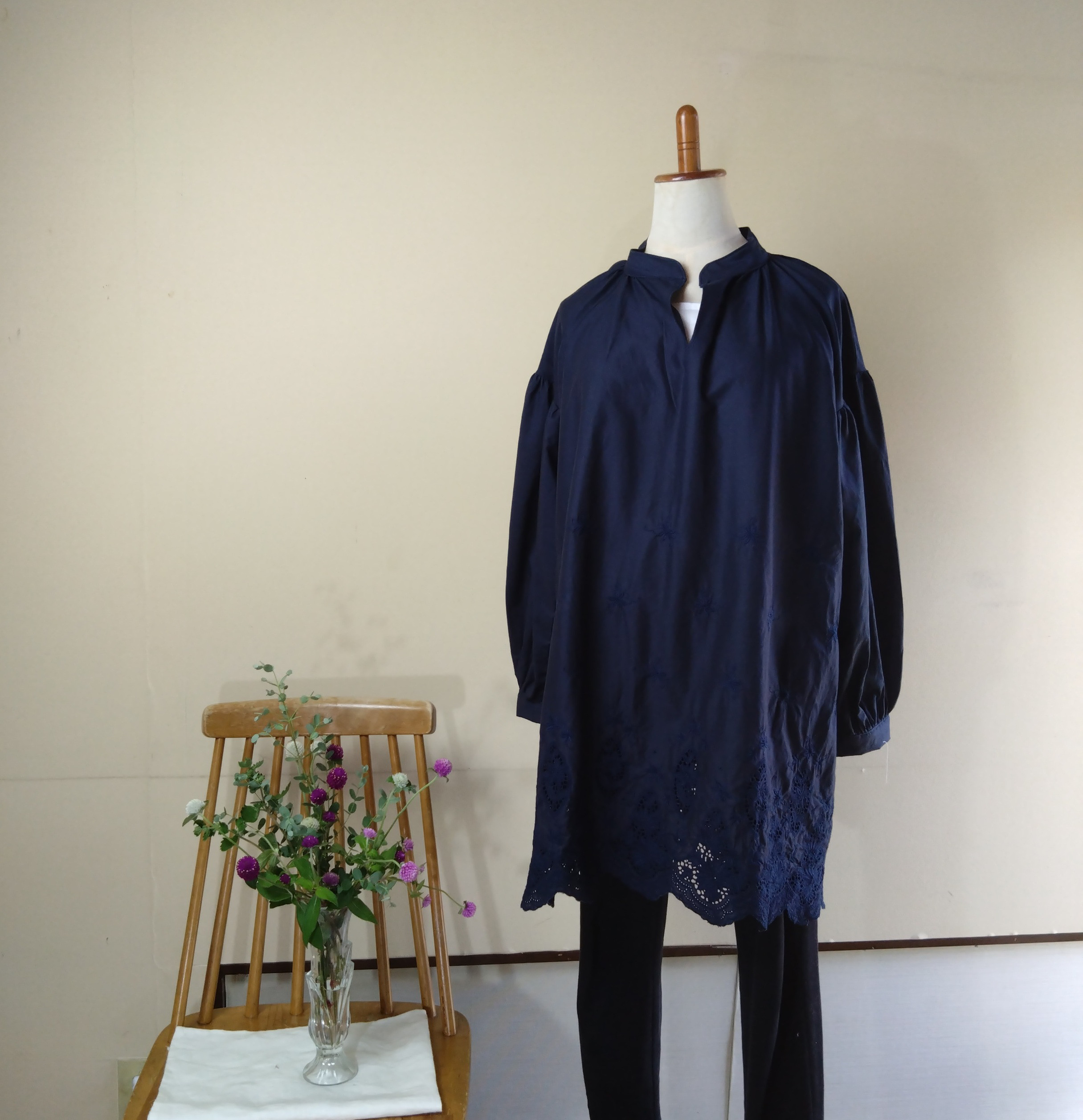 スカラップのチュニックブラウス（ネイビー、７号）