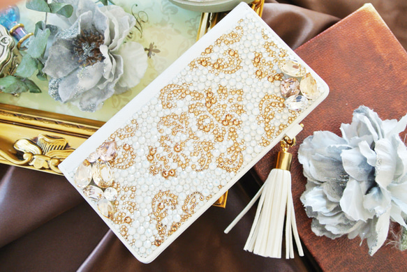 手帳型iPhone17proスワロフスキー ダマスクビ ジューゴールドデコレーションスマホケース 16枚目の画像