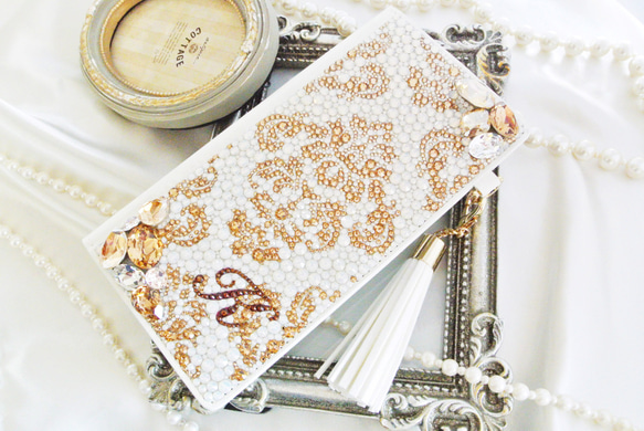 手帳型iPhone17proスワロフスキー ダマスクビ ジューゴールドデコレーションスマホケース 6枚目の画像