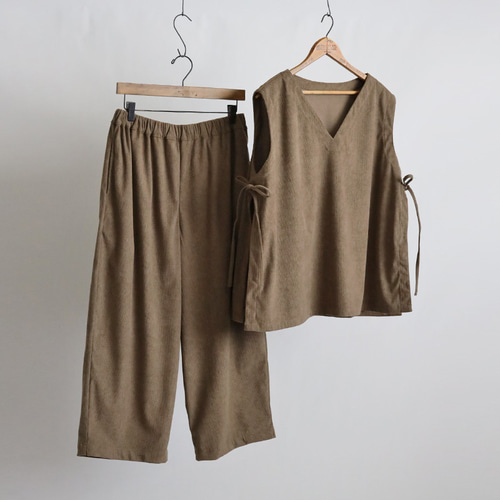 秋の新作 コーデュロイ生地 上下セットアップ サイドリボン付き