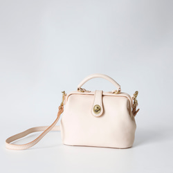 【柔らかいヌメ革】フラットタイプのがま口バッグ 手作りのレザーショルダーバッグ　2WAY 中型鞄 17枚目の画像