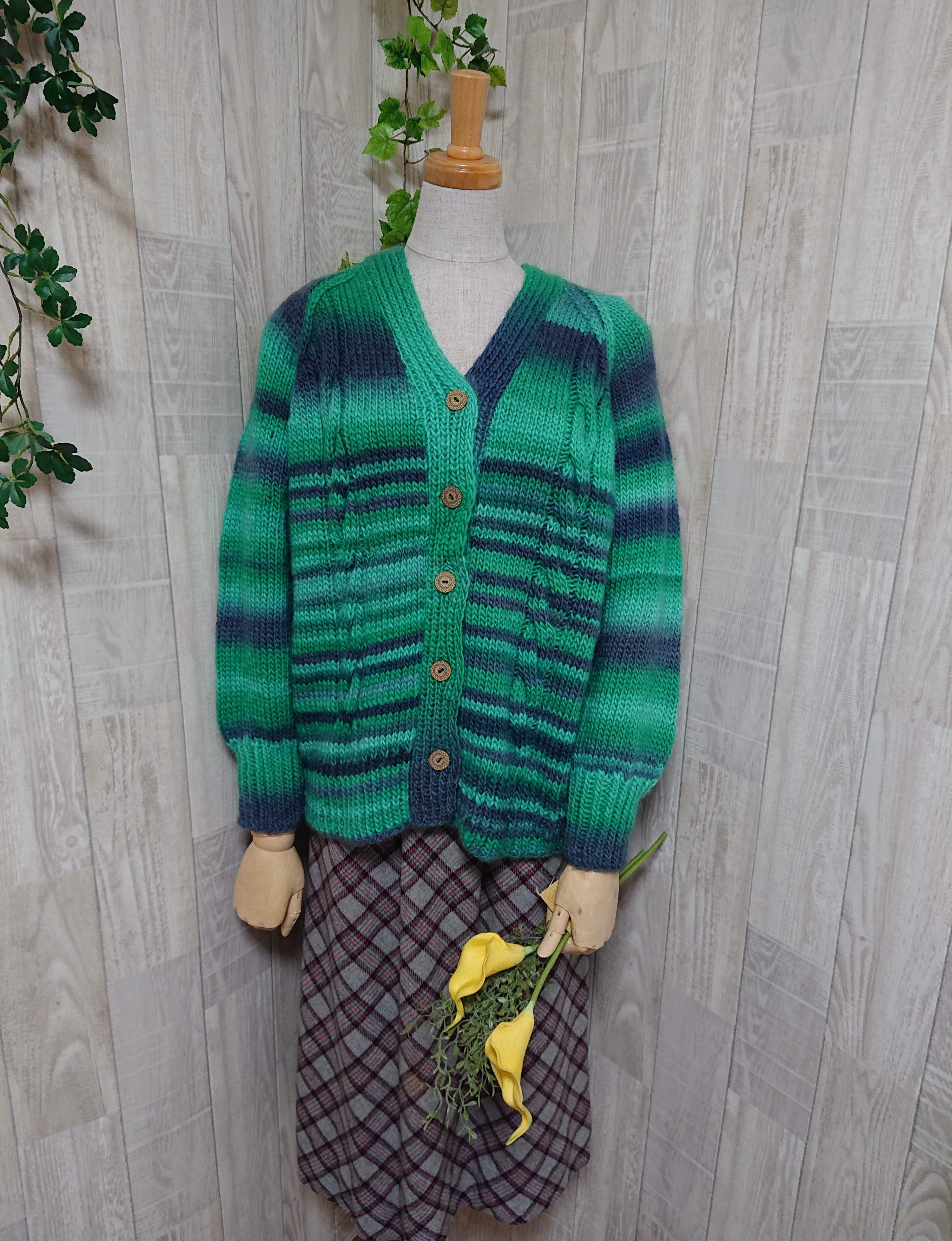 カーディガン　ウール100％手編みなのに安価 KS167