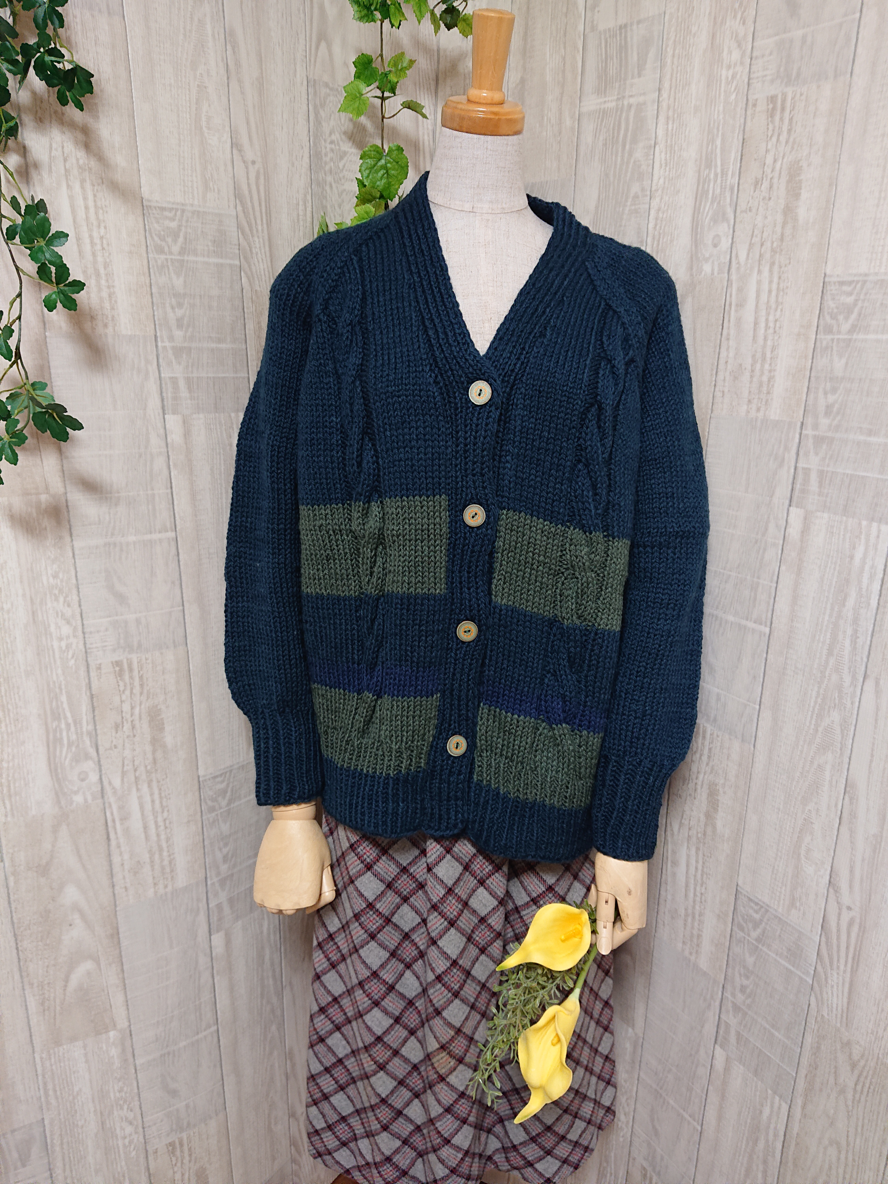 カーディガン　ウール100％手編みなのに安価 KS172