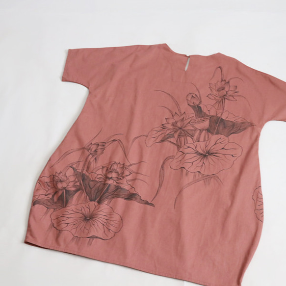 新作　芸術の秋　手描きART　和画衣　”蓮は泥より出でて泥に染まらず”　一枚布　ワンピース K40 12枚目の画像