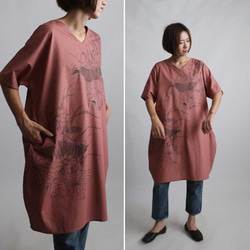 新作　芸術の秋　手描きART　和画衣　”蓮は泥より出でて泥に染まらず”　一枚布　ワンピース K40 5枚目の画像