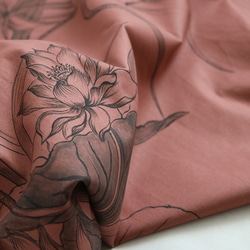 新作　芸術の秋　手描きART　和画衣　”蓮は泥より出でて泥に染まらず”　一枚布　ワンピース K40 2枚目の画像