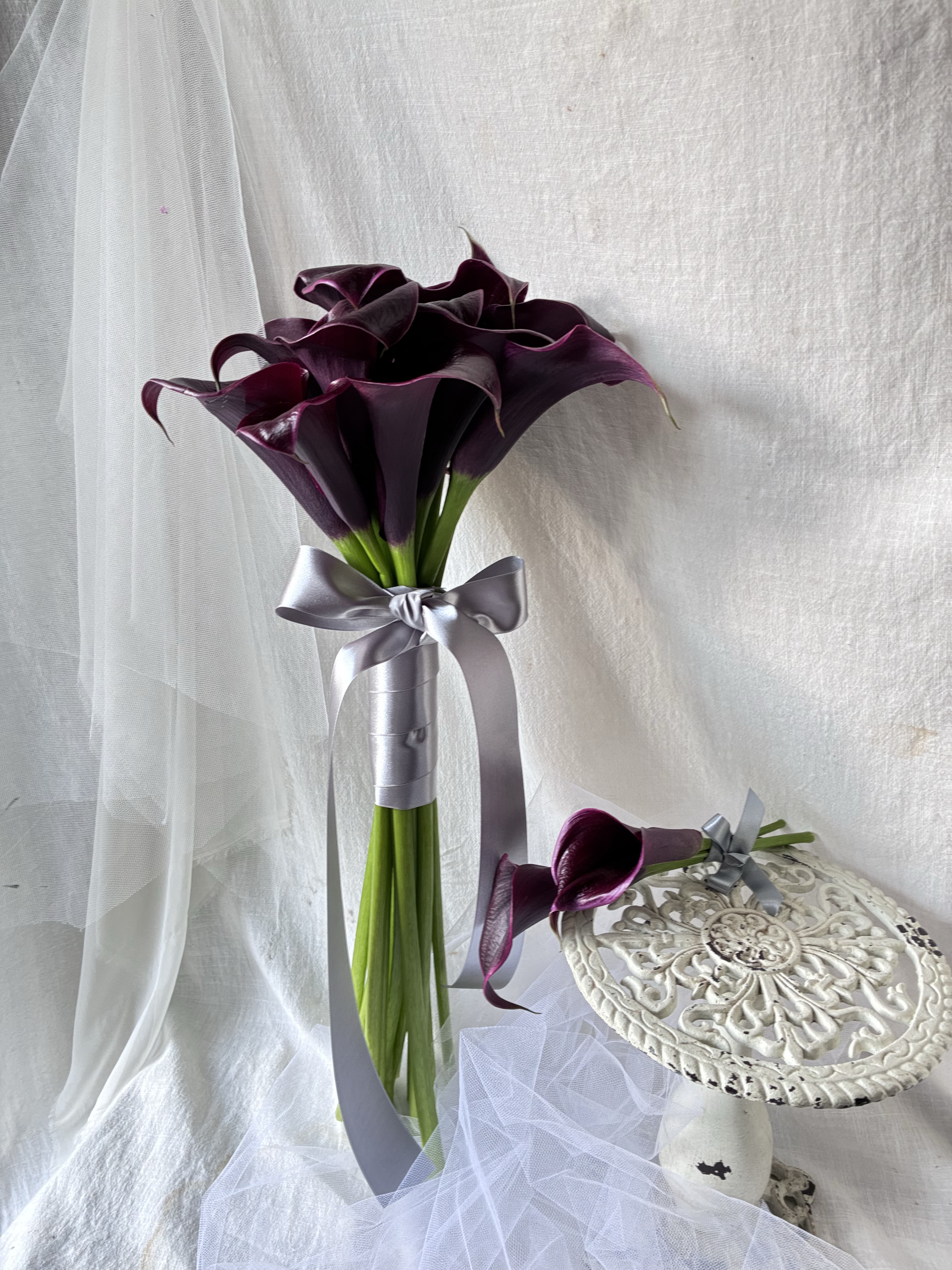 生花ウェディングブーケ＊* カラーのブラック色のクラッチブーケ