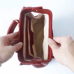 【柔らかいヌメ革】フラットタイプのがま口バッグ 手作りのレザーショルダーバッグ　2WAY 中型鞄 15枚目の画像