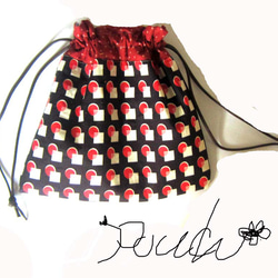 米国生地　チェリードットの大人可愛い巾着ポーチ　コスメ入れ　 1枚目の画像