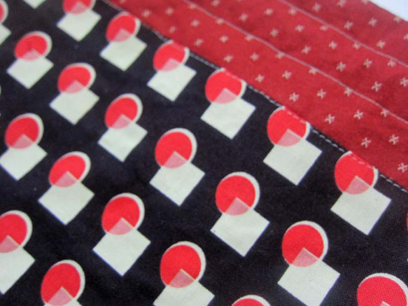 米国生地　チェリードットの大人可愛い巾着ポーチ　コスメ入れ　 6枚目の画像