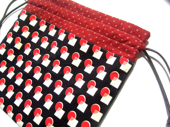 米国生地　チェリードットの大人可愛い巾着ポーチ　コスメ入れ　 5枚目の画像