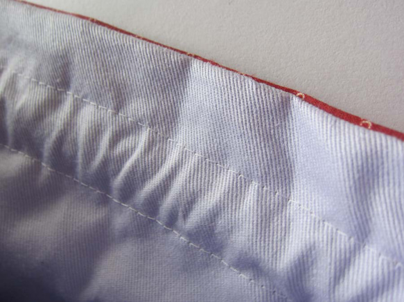 米国生地　チェリードットの大人可愛い巾着ポーチ　コスメ入れ　 4枚目の画像