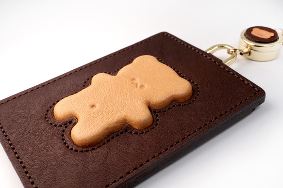くまちゃんブラウニーパスケース（本革製）／お菓子な革小物 4枚目の画像