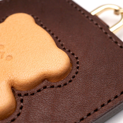 くまちゃんブラウニーパスケース（本革製）／お菓子な革小物 5枚目の画像