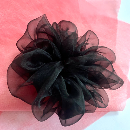 日本製スパークオーガンジーシュシュ ブラック キラキラ 大きめ 14cm